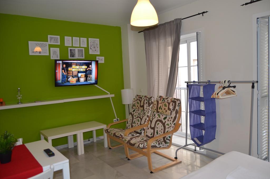 Apartamentos Canasteros Malaga Room photo