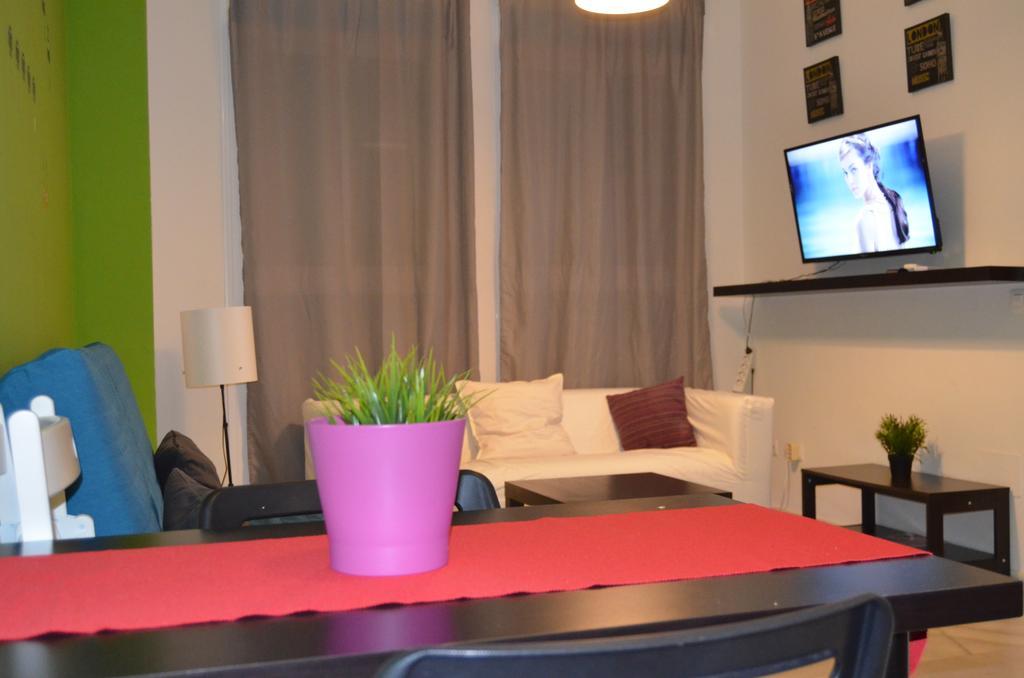 Apartamentos Canasteros Malaga Exterior photo