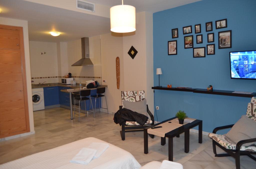 Apartamentos Canasteros Malaga Exterior photo