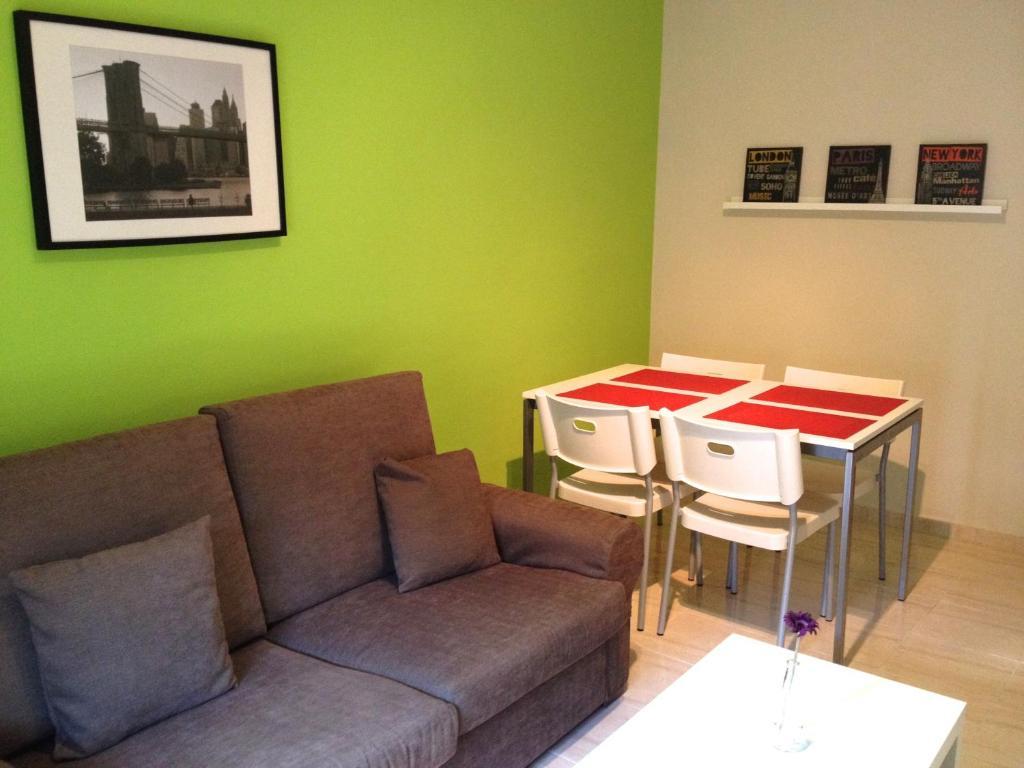 Apartamentos Canasteros Malaga Room photo